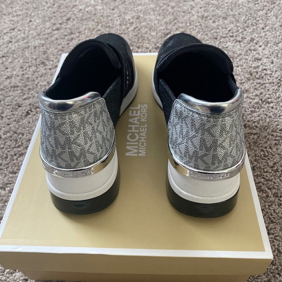 Michael Kors Felix Trainer Glitter Chain Mesh Slip-on Sneaker Anthracite Size 9 - Picture 2 of 7